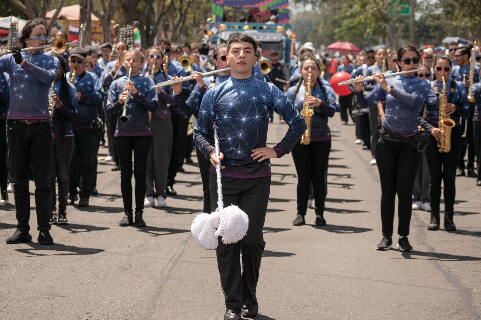 Banda completa en presentación